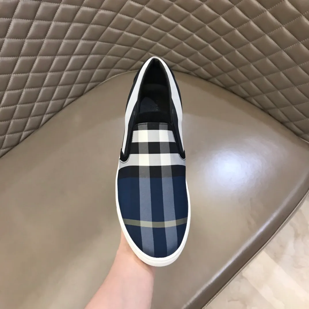 p340 "BURBERR*" men's classic low-top sneakers are reinterpreted in Vintage checkered cotton and matte calfskin, decorated with a new brand logo. First-layer sheepskin lining, embossed Burberry logo on the heel, and original TPU outsole! Size: 38-44
